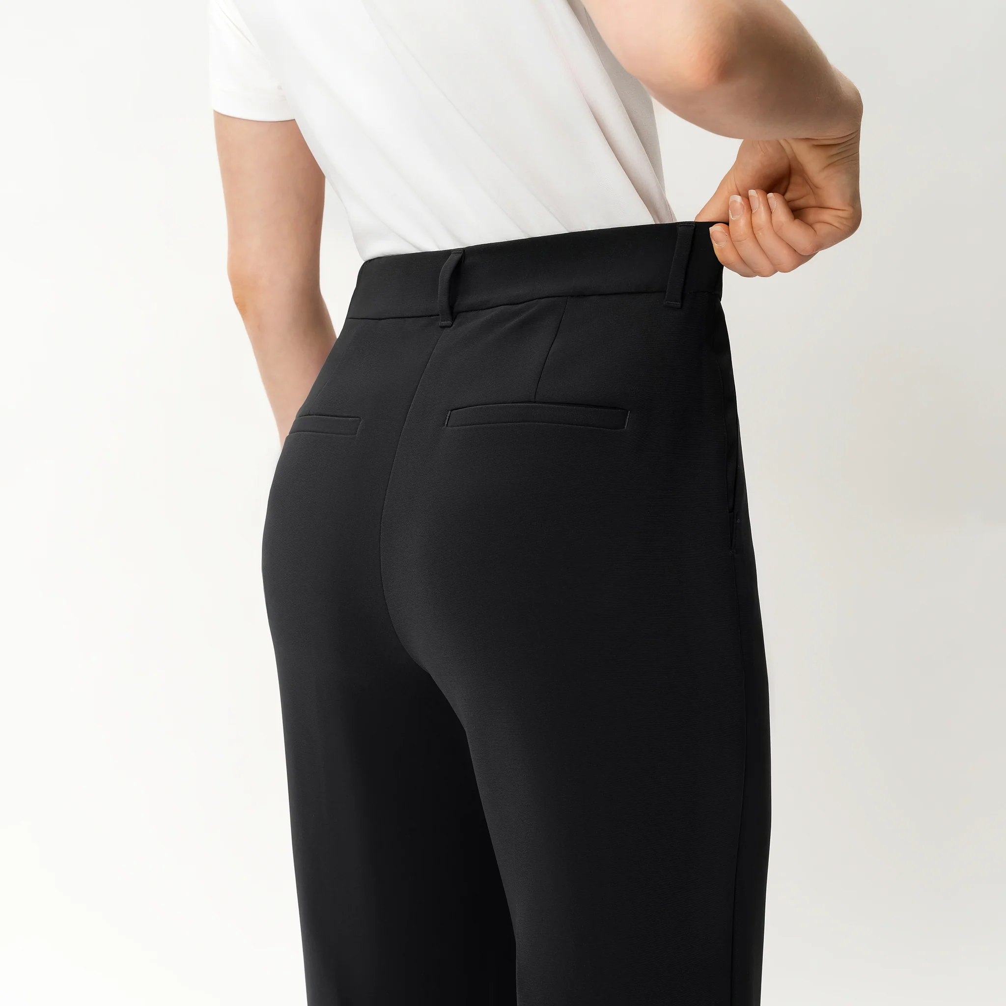 Crepe Relaxed Trouser - Image 5
