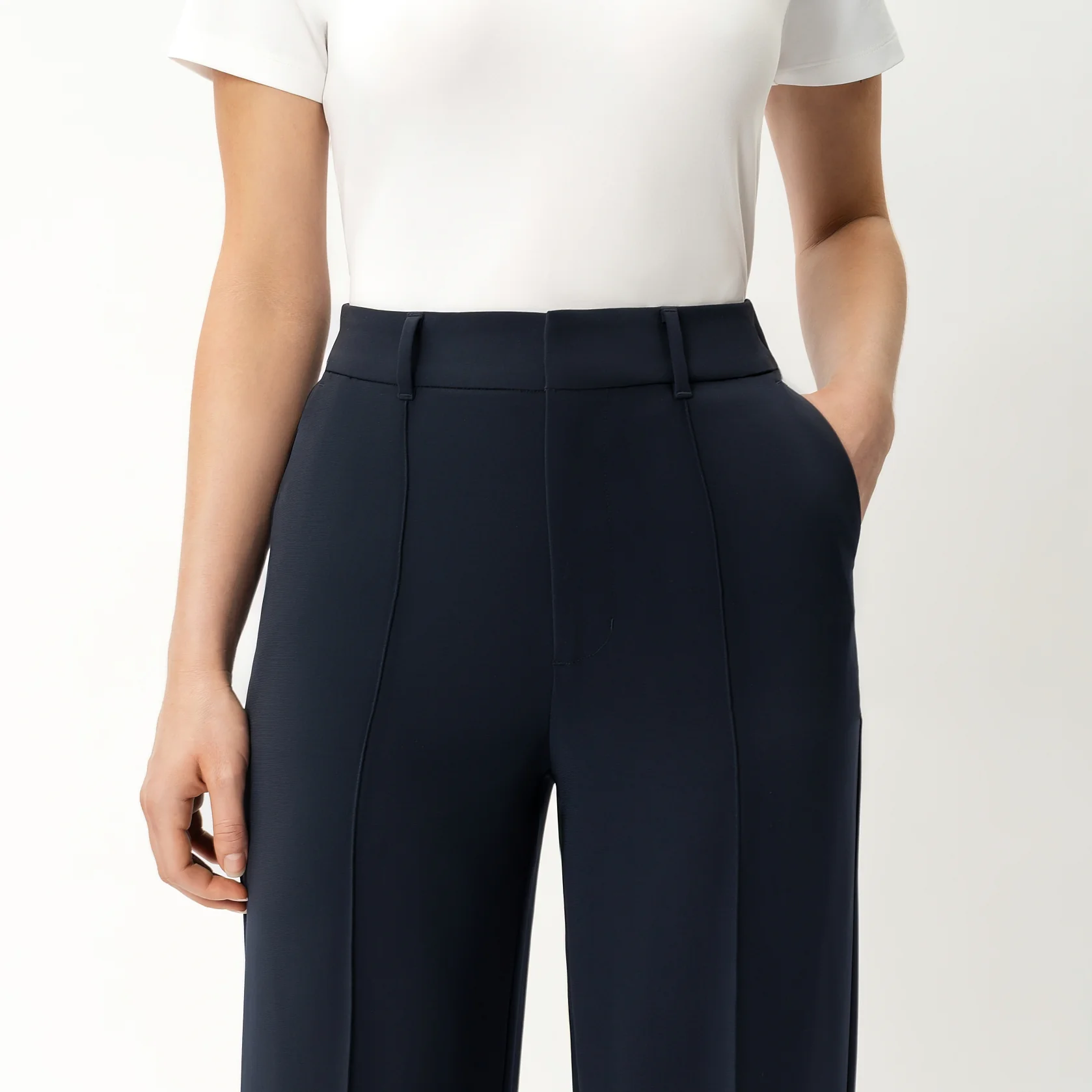 Crepe Relaxed Trouser - Image 3