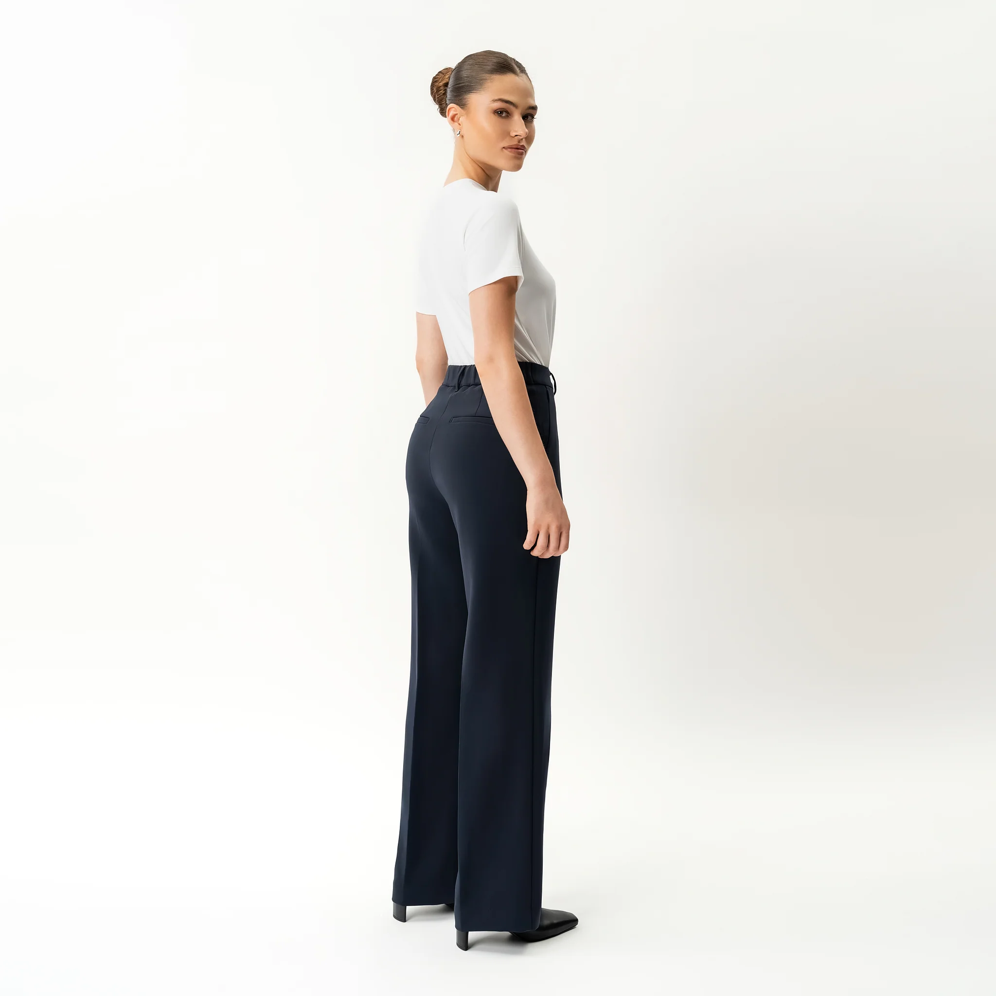 Crepe Relaxed Trouser - Image 7