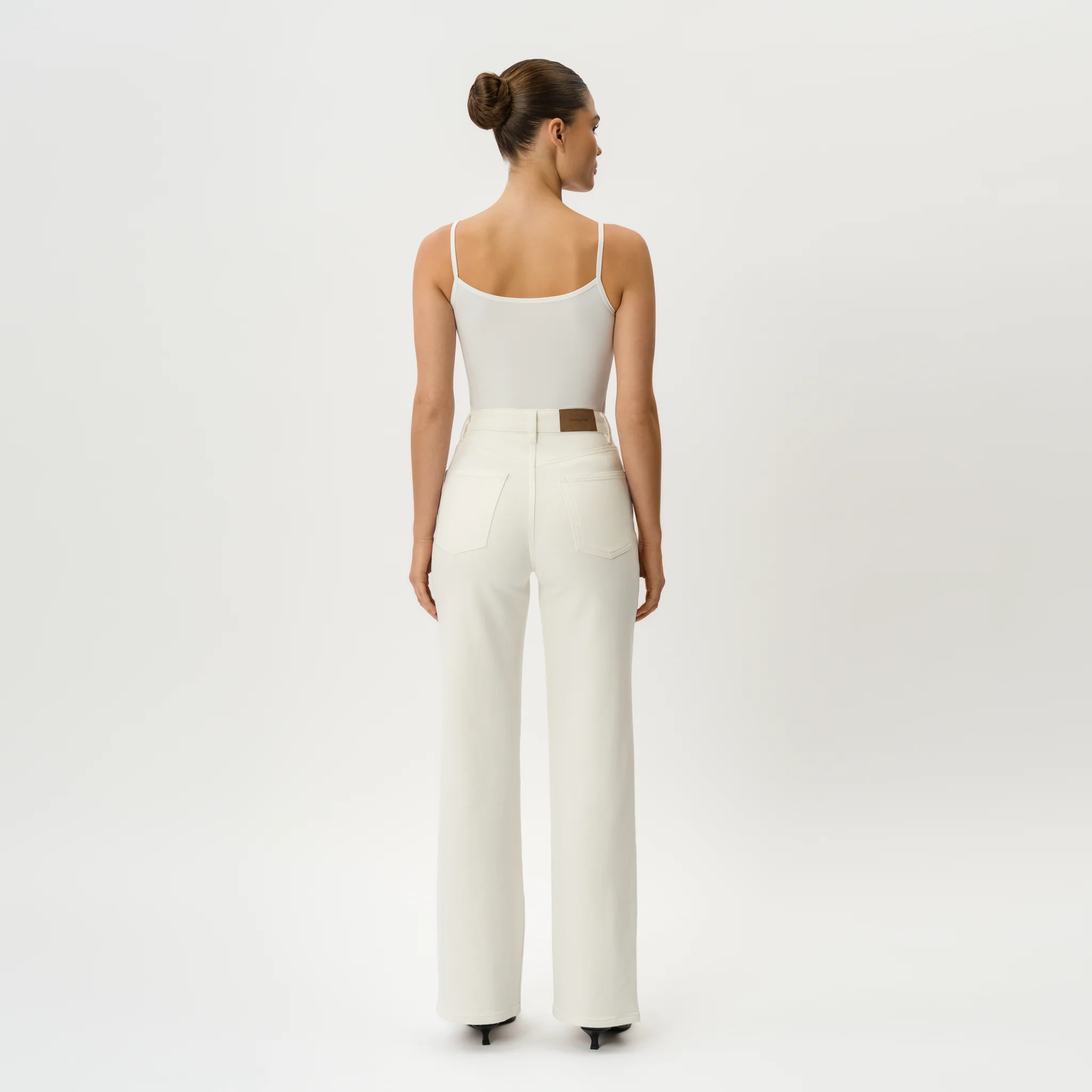 Relaxed ComfortDenim™ Jeans - Image 7
