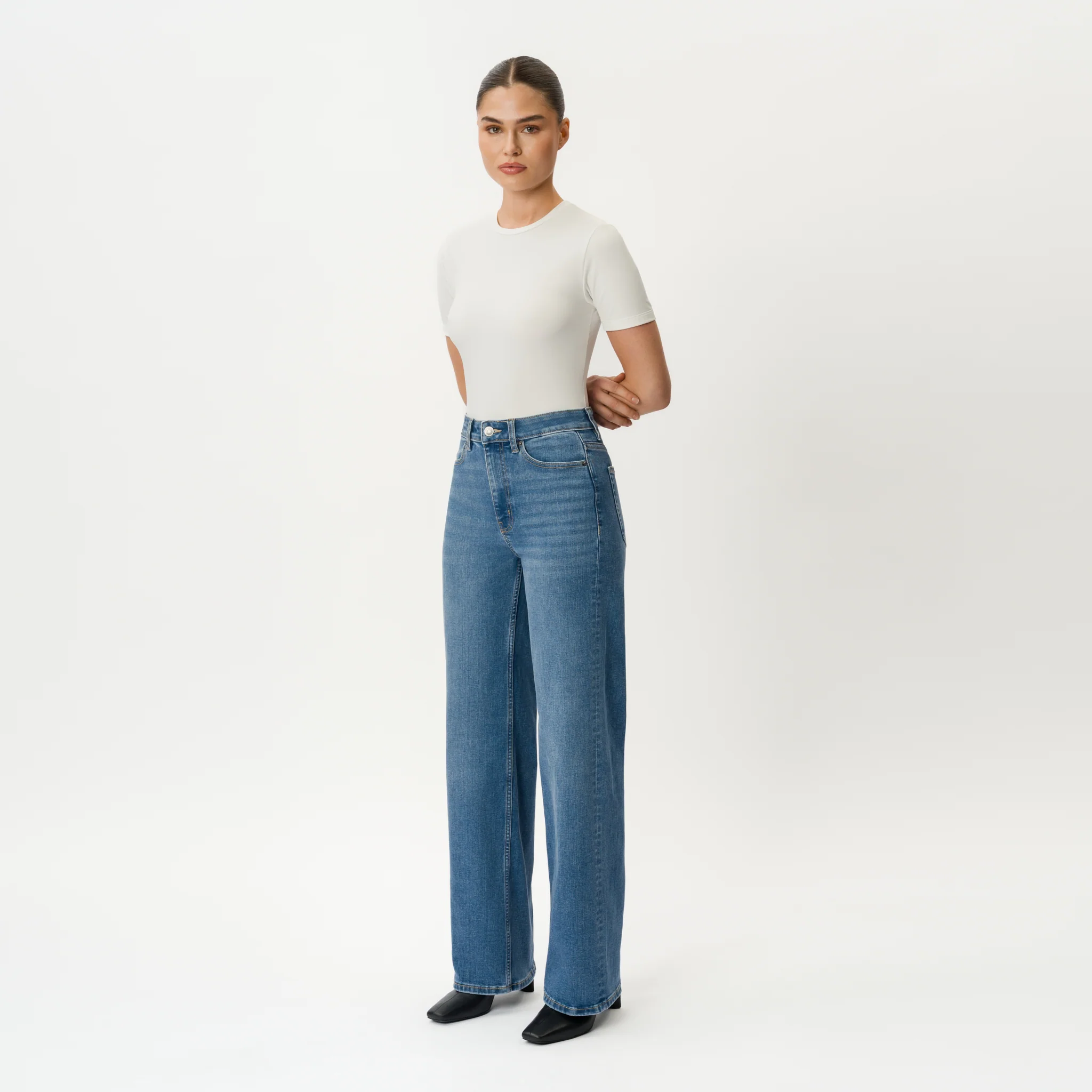 Relaxed ComfortDenim™ Jeans - Image 3