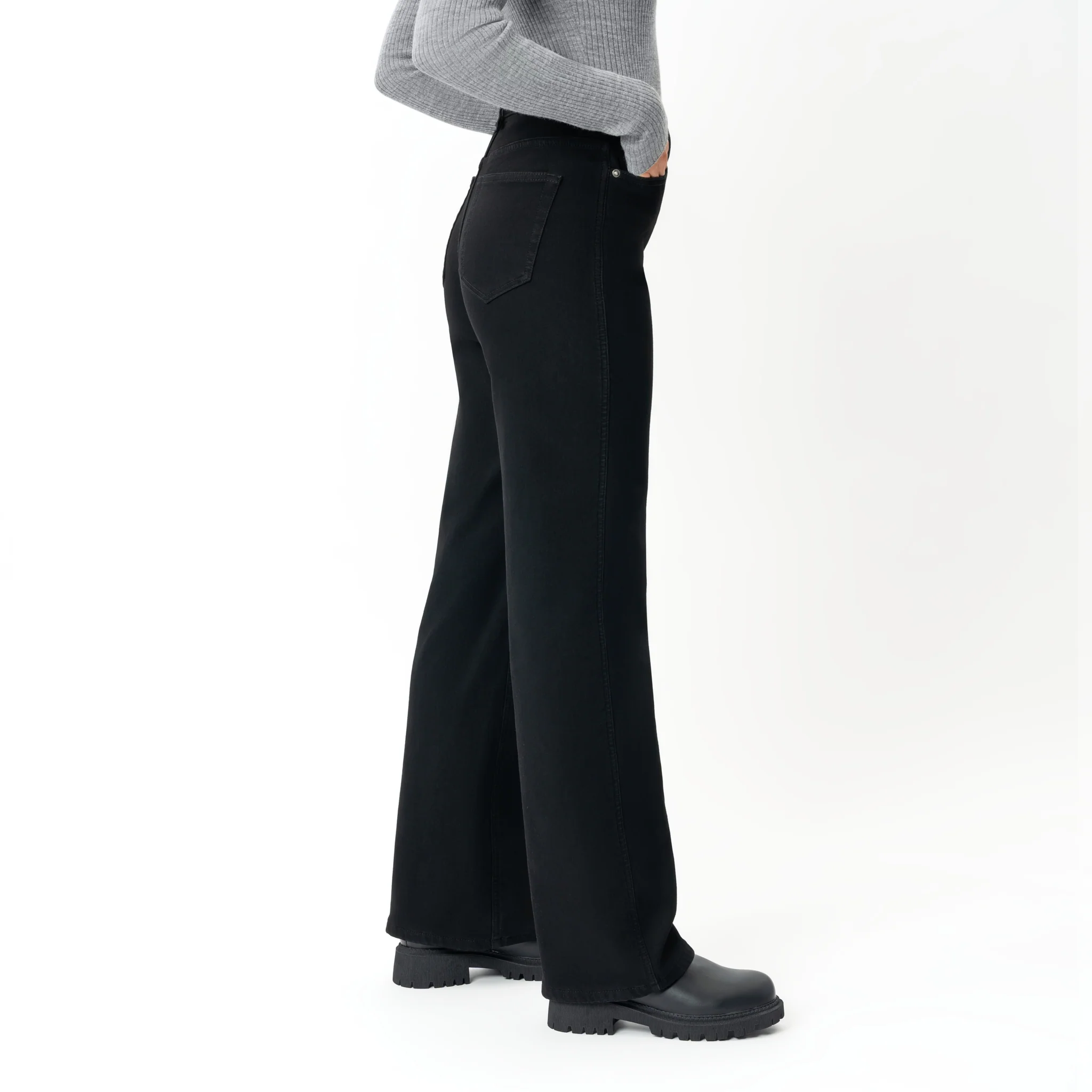 Winter FleeceDenim™ Relaxed Jeans - Image 9